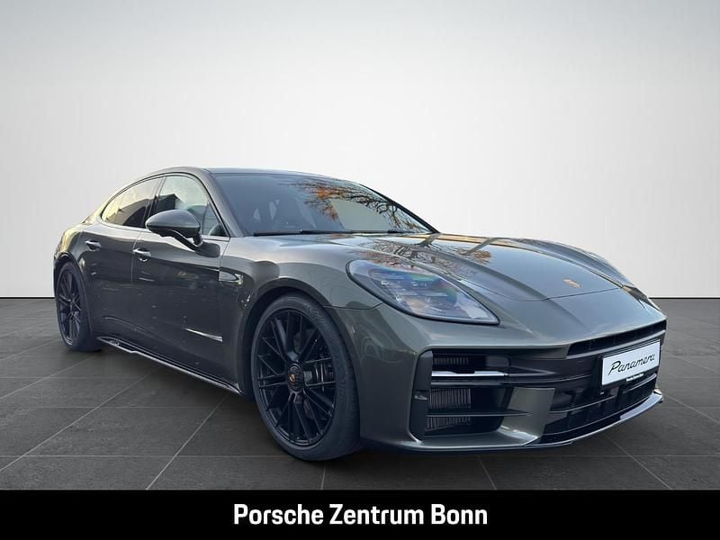 Neu Porsche Panamera GTS 500 PS (367 kW) 2026 Gruen Limousine