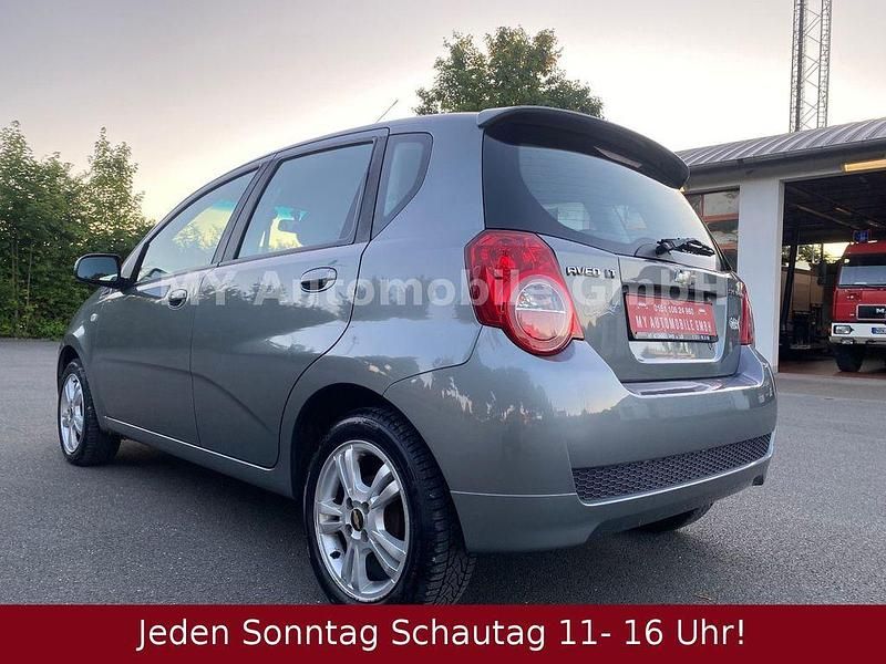 Gebraucht Chevrolet Aveo LT 101 PS (74 kW) 2011 Grau Kleinwagen