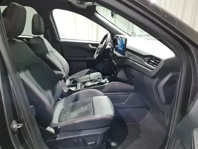 Gebraucht Ford Kuga ST-Line X 186 PS (136 kW) 2025 Grau, magnetic metallic SUV