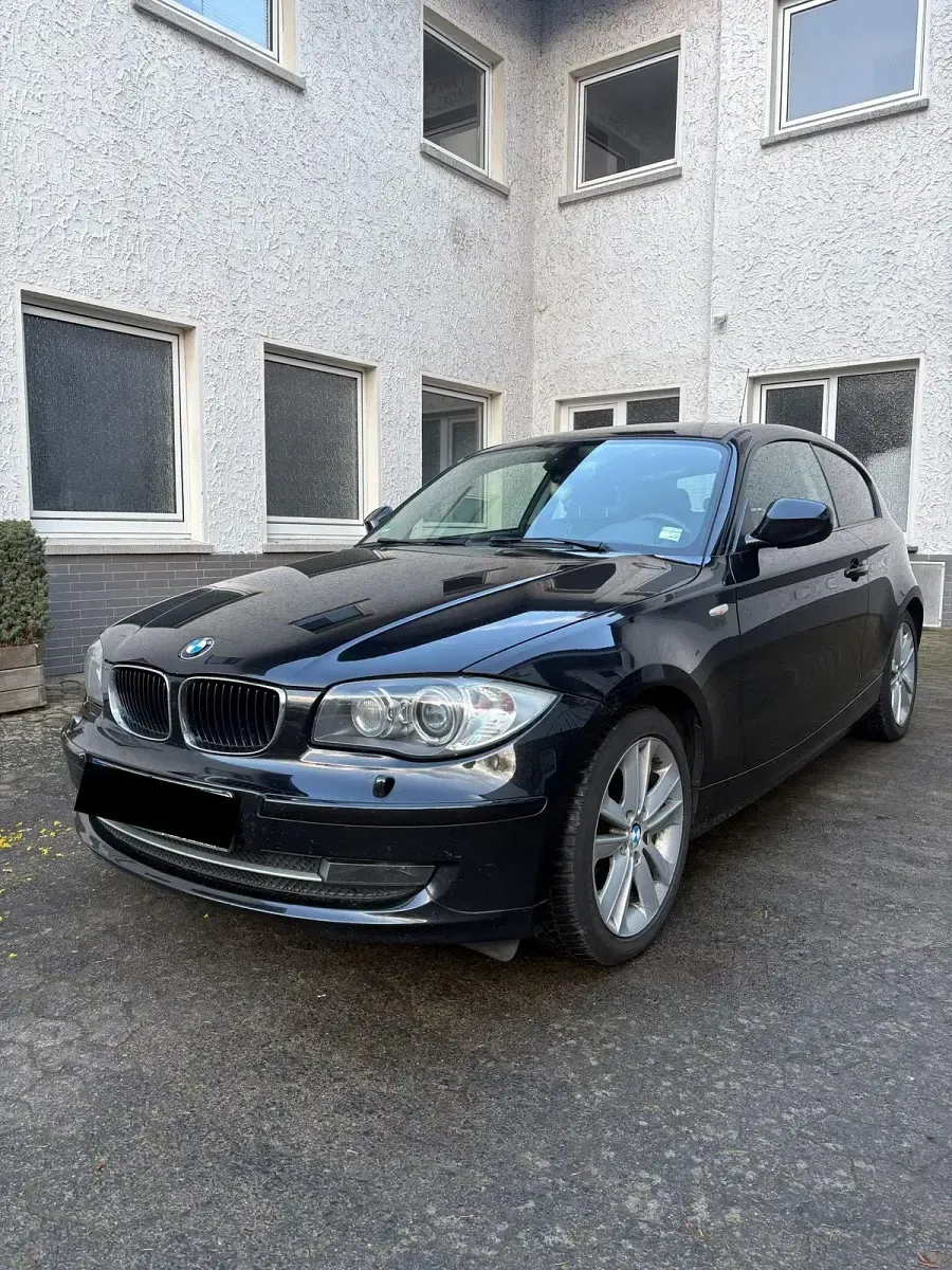 Gebraucht BMW 118 143 PS (105 kW) 2010 Schwarz Kleinwagen