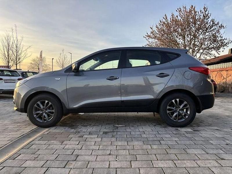 Gebraucht Hyundai ix35 Classic 136 PS (100 kW) 2015 Grau SUV