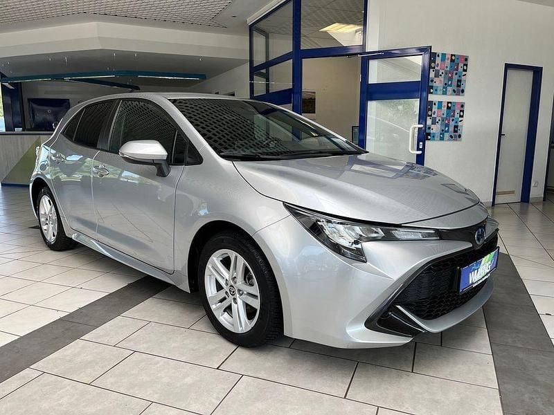 Silber Gebraucht 2022 Toyota Corolla Edition Limousine | 20.750 € (Superpreis) - Bild 1/4