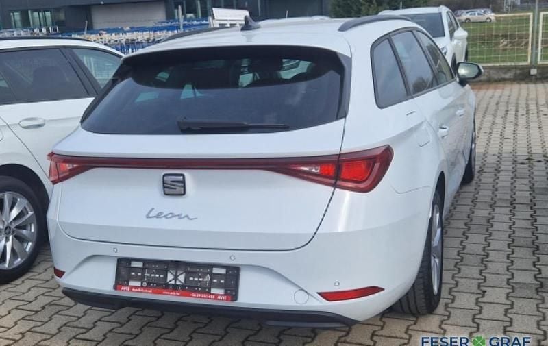 Gebraucht Seat Leon Style 150 PS (110 kW) 2025 Glacial weiß metallic Kombi
