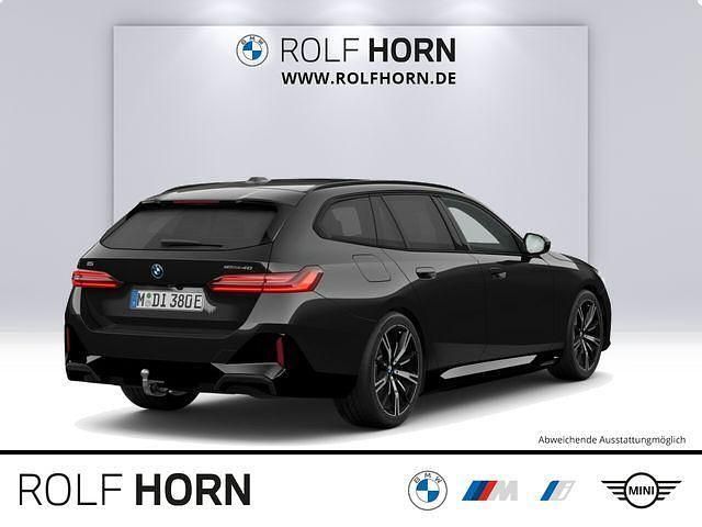 Neu BMW i5 M Sport 250 kW (340 PS) 2026 Saphirschwarz metallic Kombi
