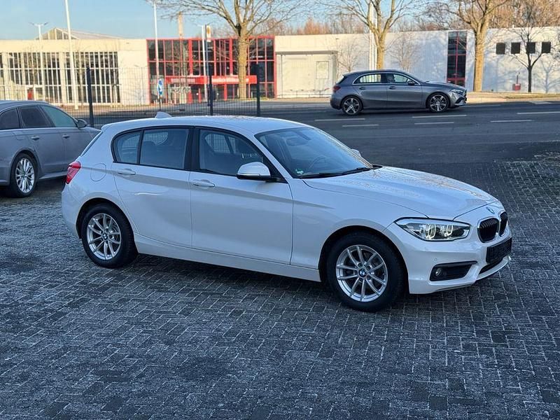 Gebraucht BMW 116 Advantage 109 PS (80 kW) 2015 Weiß Kleinwagen