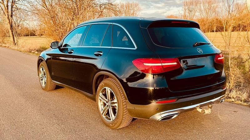 Gebraucht Mercedes GLC250 204 PS (150 kW) 2015 Schwarz SUV