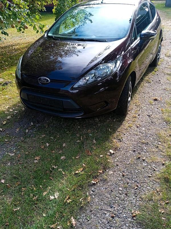 Violet Gebraucht 2009 Ford Fiesta Kleinwagen | 1.500 € - Bild 1/4