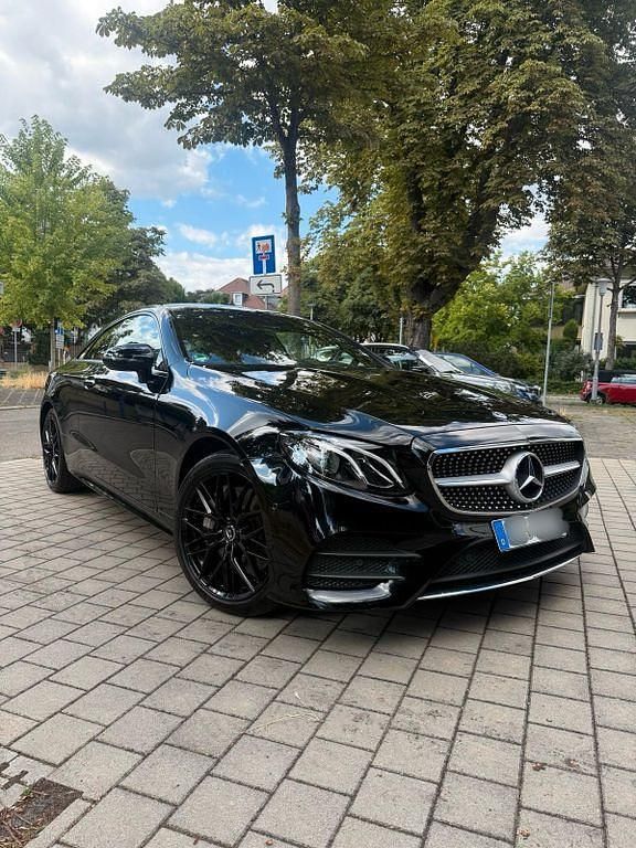 Schwarz Gebraucht 2018 Mercedes E400 Coupé | 36.300 € (Superpreis) - Bild 1/4
