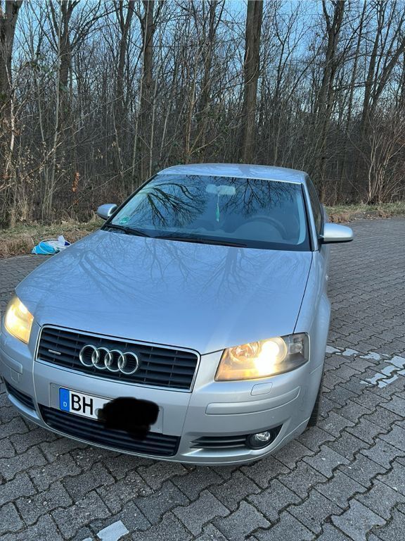 Silber Gebraucht 2004 Audi A3 Ambition Limousine | 4.999 € (Guter Preis) - Bild 1/4