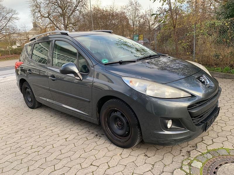 Gebraucht Peugeot 207 Tendance 95 PS (69 kW) 2010 Grau Kombi