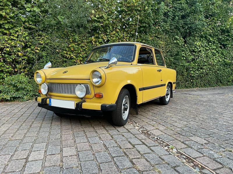 Gelb Gebraucht 1984 Trabant 601 Limousine | 4.350 € - Bild 1/4