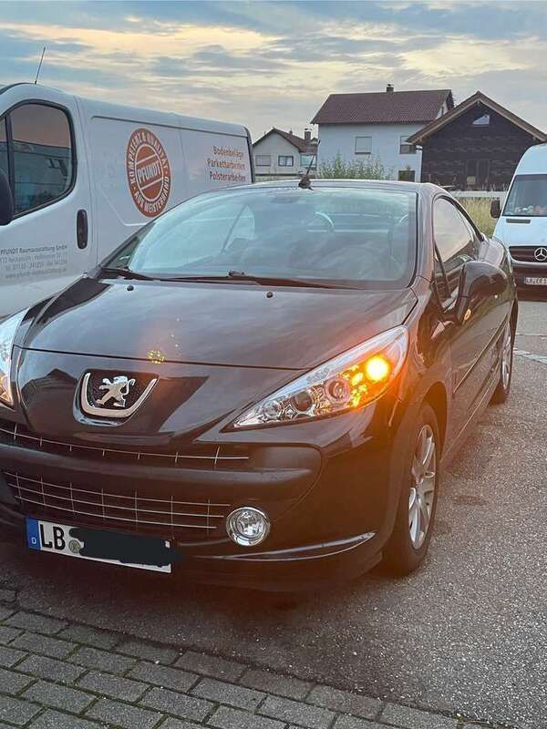 Schwarz Gebraucht 2009 Peugeot 207 Cabrio | 2.500 € (Guter Preis) - Bild 1/4