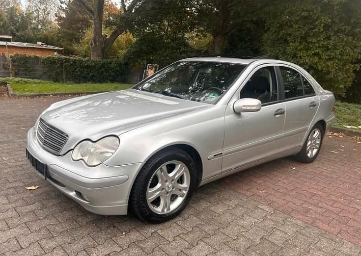 Silber Gebraucht 2000 Mercedes C200 Limousine | 2.900 € - Bild 1/4