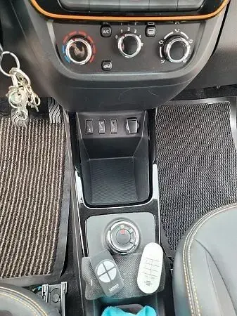 Używany Dacia Spring Comfort Plus 33 kW (45 KM) 2022 Biały Hatchback