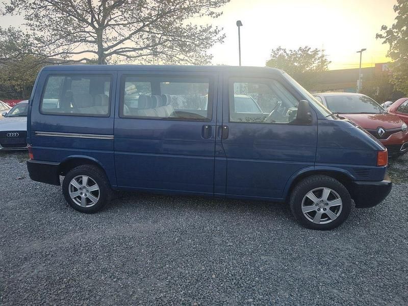 Second-hand VW Caravelle 102 CP (75 kW) 2001 Albastru Van