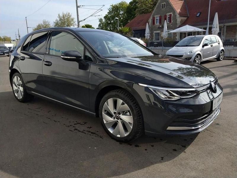 Gebraucht VW Golf VIII Active 150 PS (110 kW) 2023 Grau Limousine