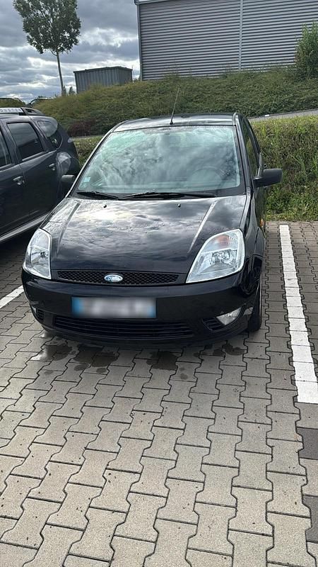 Gebraucht Ford Fiesta 68 PS (50 kW) 2004 Schwarz Kleinwagen