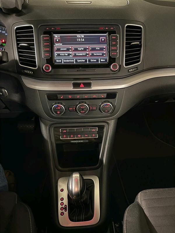 Gebraucht VW Sharan 177 PS (130 kW) 2015 Grau Van / Kleinbus