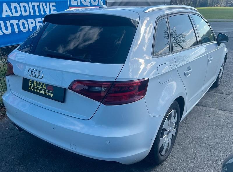 Gebraucht Audi A3 150 PS (110 kW) 2015 Weiß Limousine