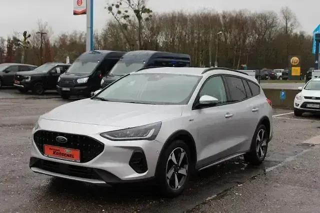 Gebraucht Ford Focus Active 116 PS (85 kW) 2023 Silber Limousine