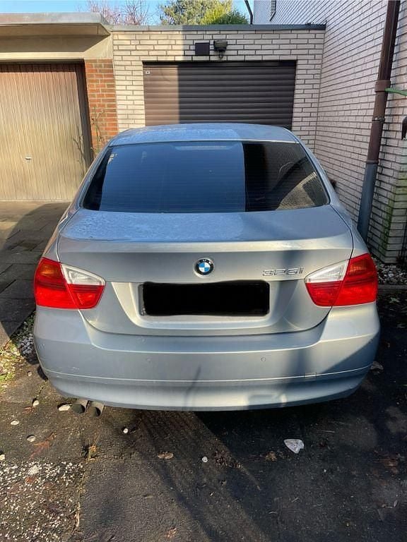 Gebraucht BMW 325 218 PS (160 kW) 2005 Silber Limousine