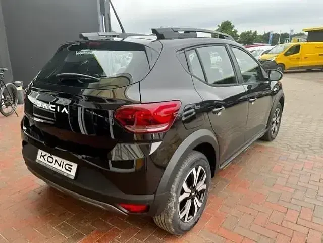 Occasion Dacia Sandero Expression 91 ch (66 kW) 2023 Noir Citadine