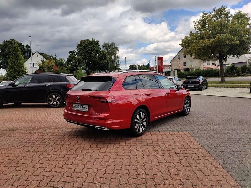 Gebraucht VW Golf VIII Move 110 PS (80 kW) 2024 Kings red (rot) Kombi