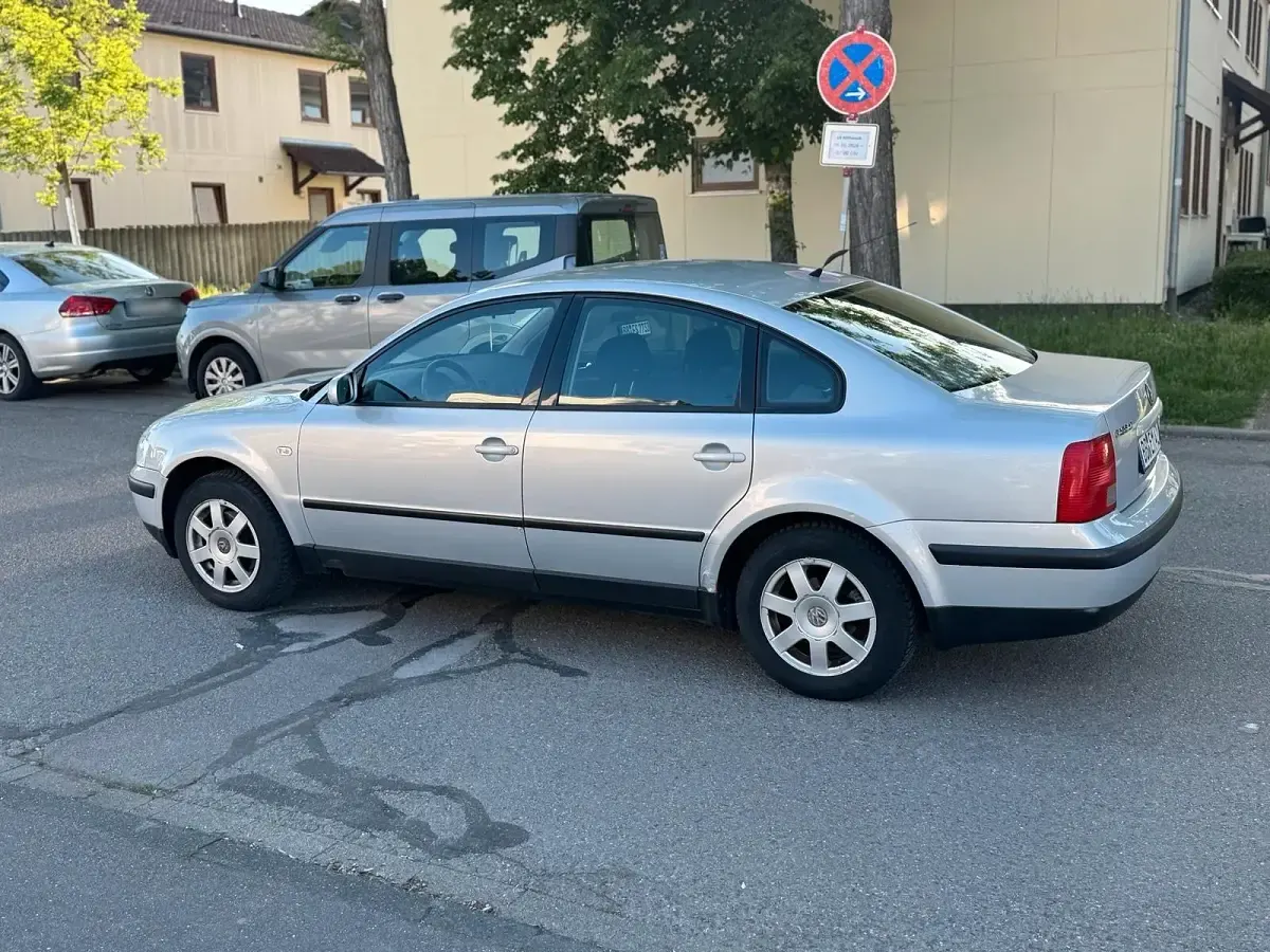 Gebraucht VW Passat 101 PS (74 kW) 2000 Grau Limousine