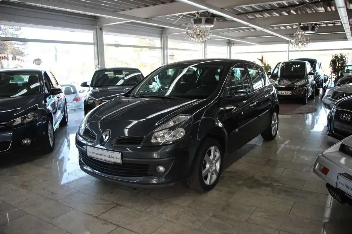 Używany Renault Clio III Dynamique 111 KM (81 kW) 2006 Szary Sedan/Limuzyna