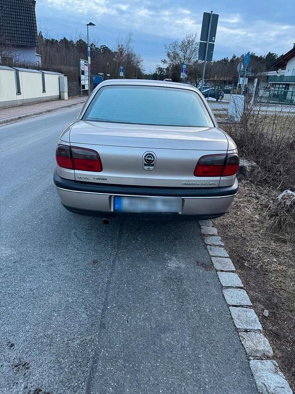 Gebraucht Opel Omega 136 PS (100 kW) 1997 Beige Limousine
