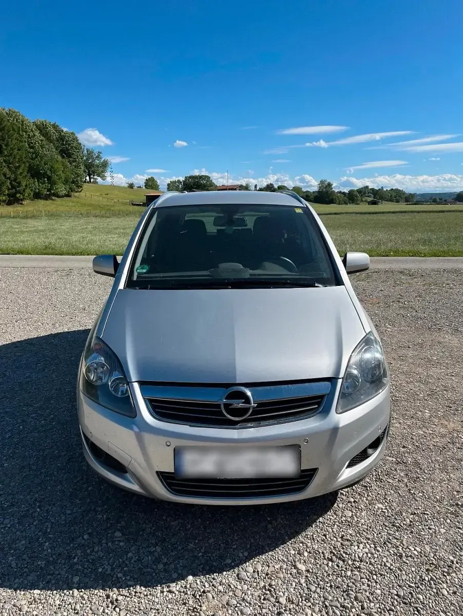 Gebraucht Opel Zafira 140 PS (102 kW) 2011 Silber Van / Kleinbus