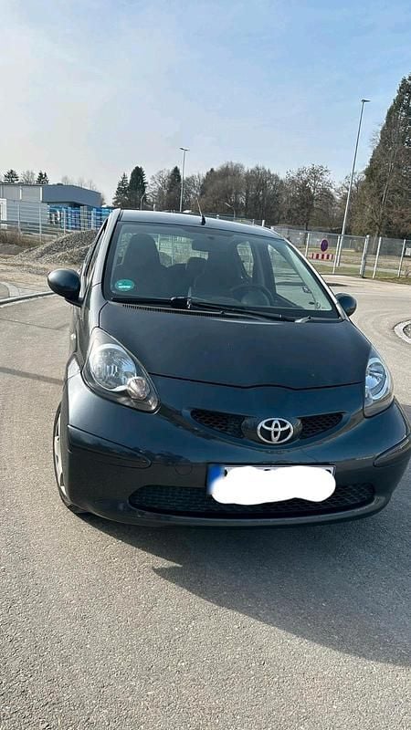 Gebraucht Toyota Aygo 67 PS (49 kW) 2006 Grau Kleinwagen