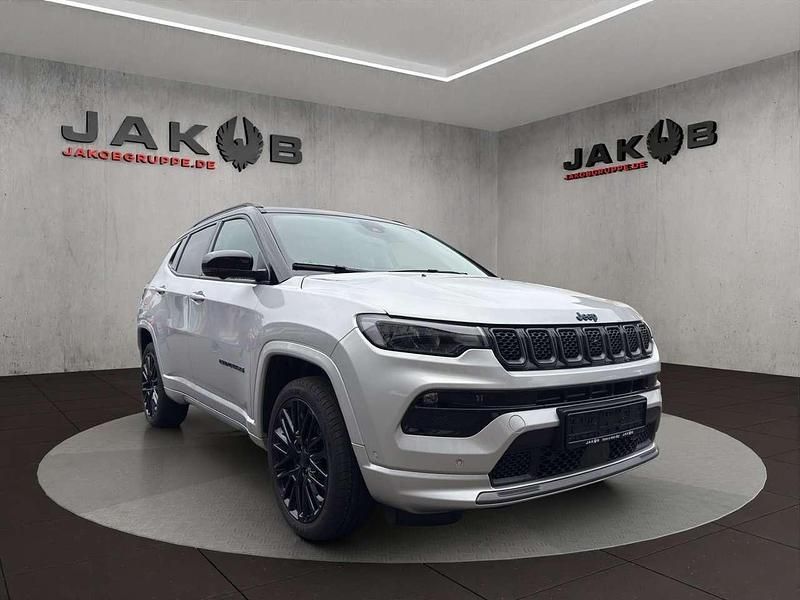 Second-hand Jeep Compass 179 CP (131 kW) 2022 Negru SUV