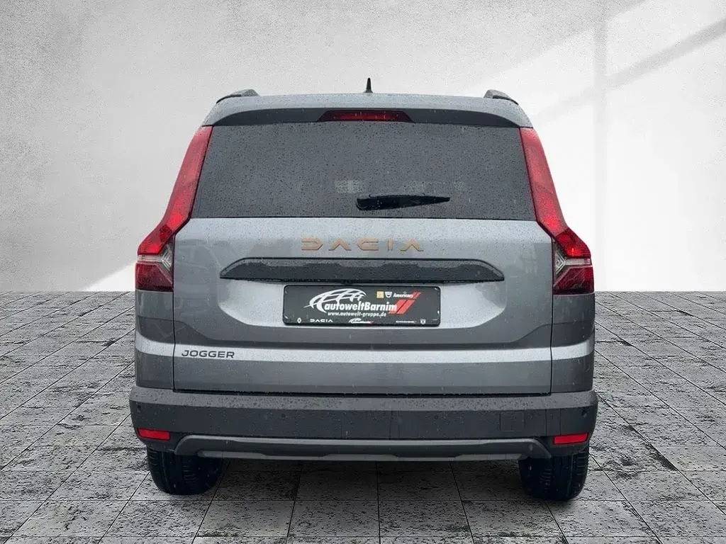 Neu Dacia Jogger Extreme 110 PS (80 kW) 2026 Grau Van / Kleinbus