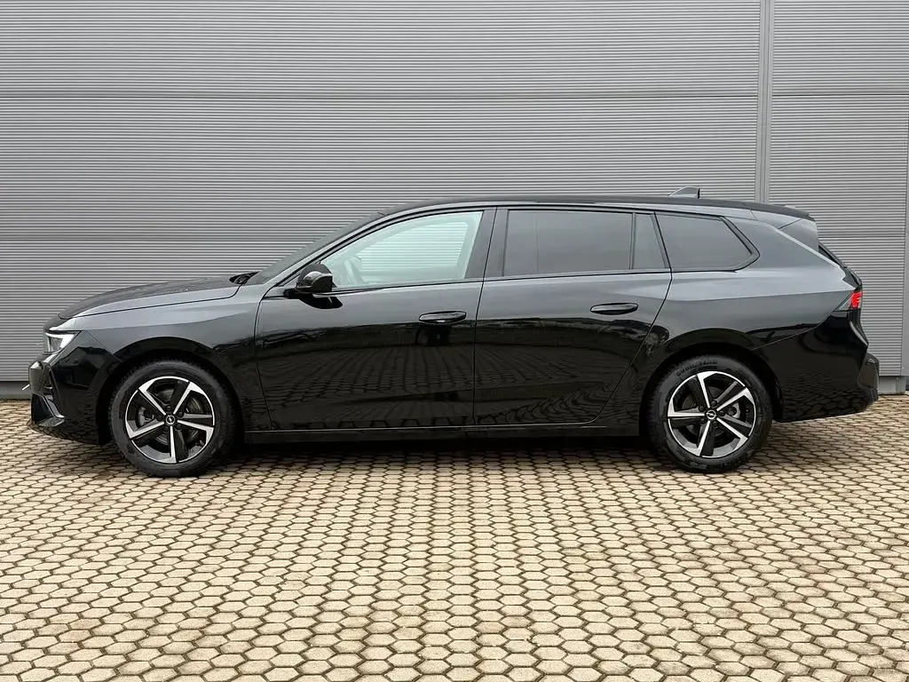Gebraucht Opel Astra 131 PS (96 kW) 2024 Schwarz Kleinwagen