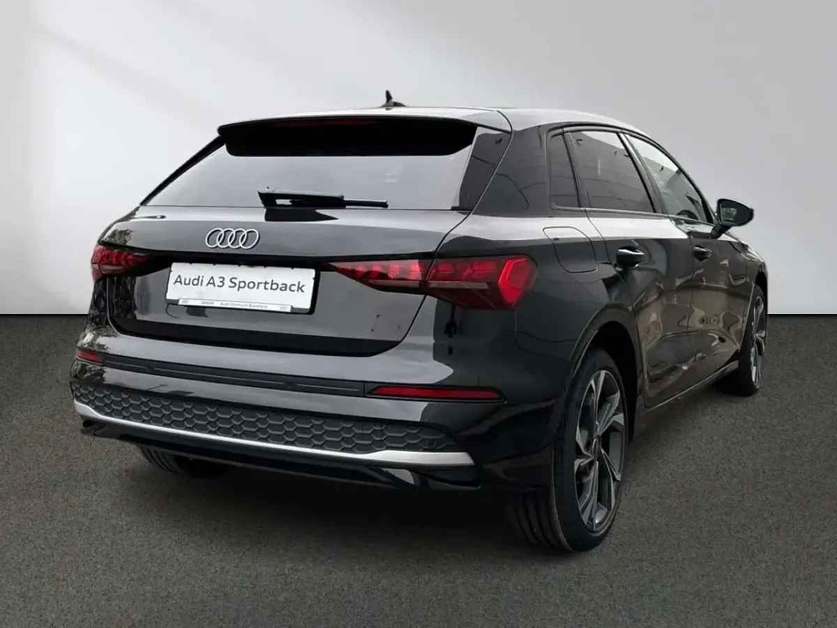 Gebraucht Audi A3 Advanced 204 PS (150 kW) 2025 Brillantschwarz Limousine