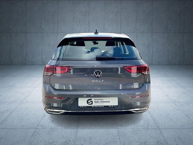 Gebraucht VW Golf VIII Style 150 PS (110 kW) 2023 Grau Limousine