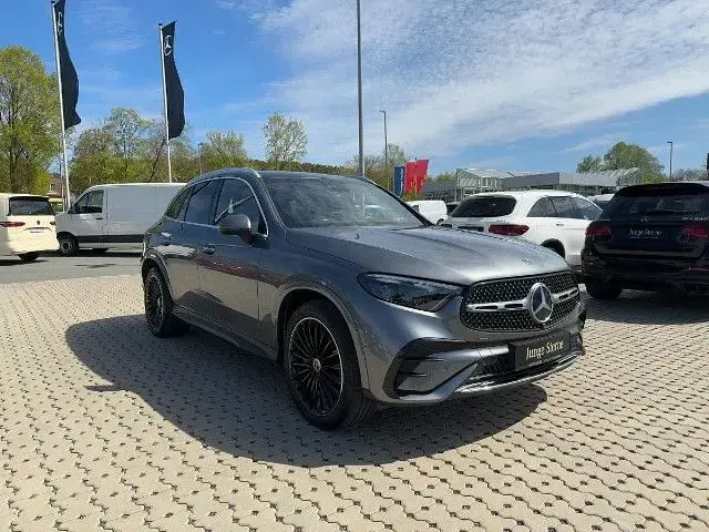 Gebraucht Mercedes GLC300e 313 PS (230 kW) 2024 SUV