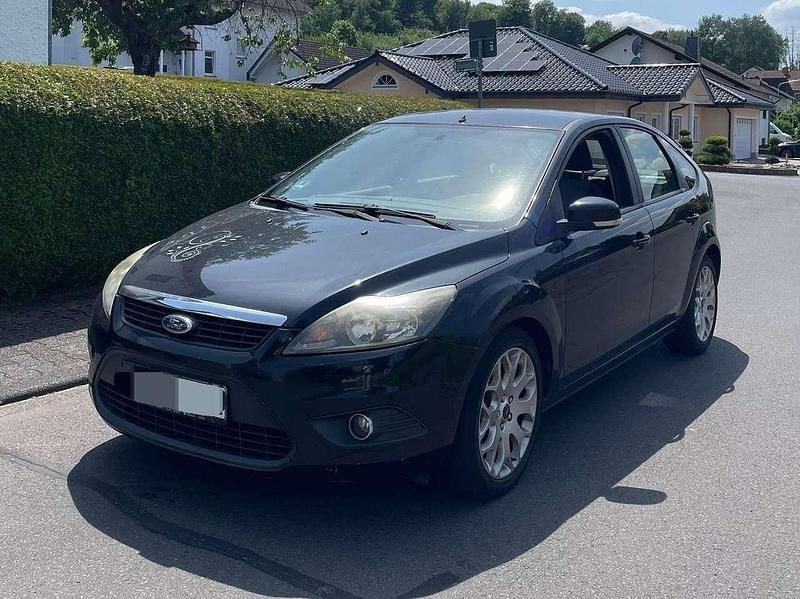 Schwarz Gebraucht 2010 Ford Focus Sport Kleinwagen | 2.790 € (Fairer Preis) - Bild 1/4