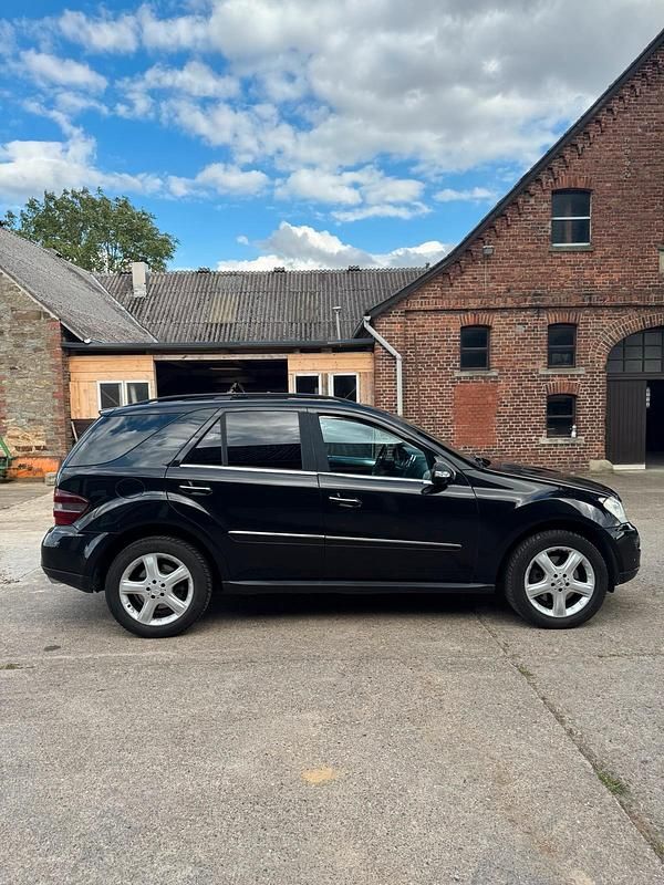 Gebraucht Mercedes ML420 306 PS (225 kW) 2007 Schwarz SUV