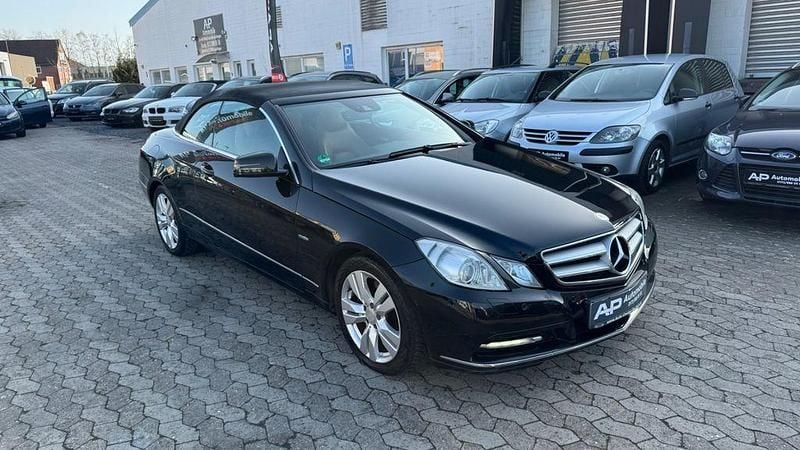 Gebraucht Mercedes E250 204 PS (150 kW) 2011 Schwarz Cabrio