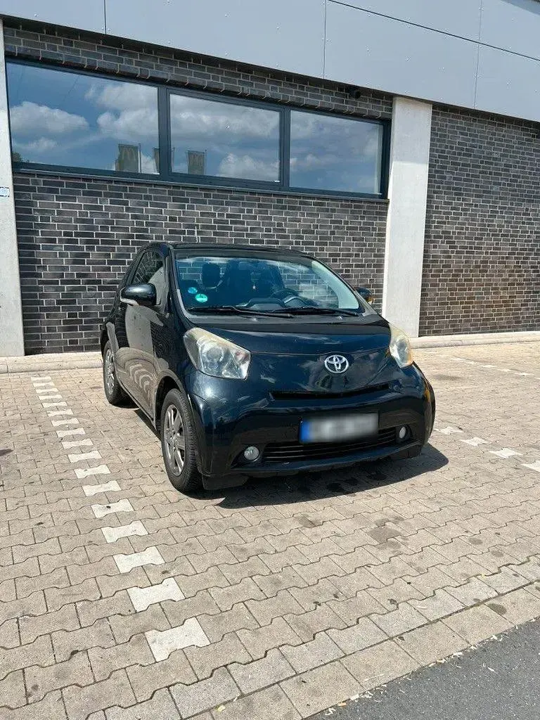 Gebraucht Toyota iQ 68 PS (50 kW) 2009 Schwarz Kleinwagen