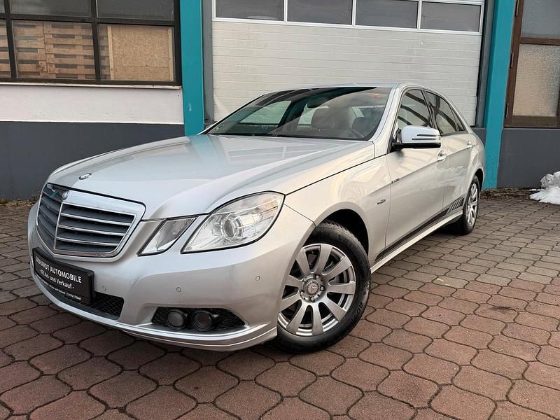 Gebraucht Mercedes E200 187 PS (137 kW) 2011 Silber Limousine