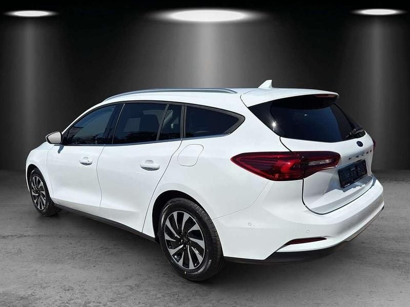 Neu Ford Focus Titanium 155 PS (114 kW) 2025 Frozen white Kombi