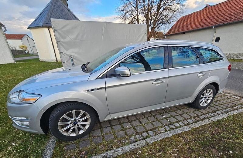 Gebraucht Ford Mondeo Titanium 160 PS (117 kW) 2012 Silber Limousine