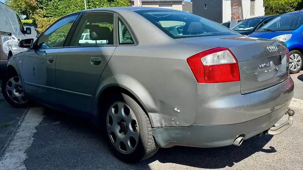 Gebraucht Audi A4 220 PS (161 kW) 2001 Grau Limousine