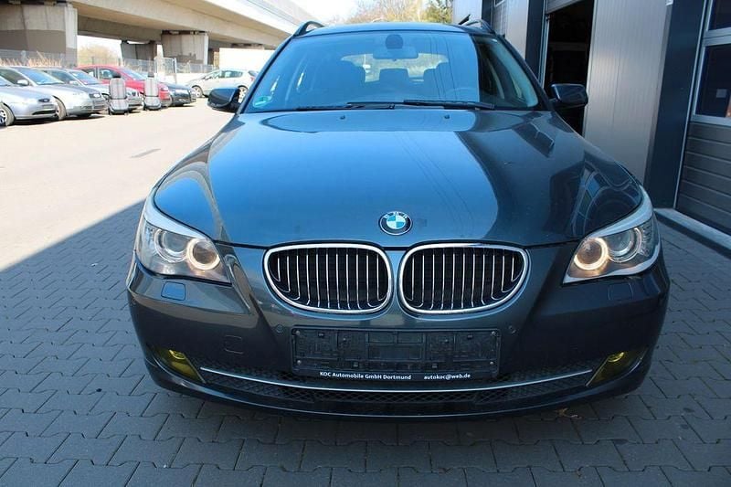 Gebraucht BMW 530 Advantage 272 PS (200 kW) 2009 Grau Kombi