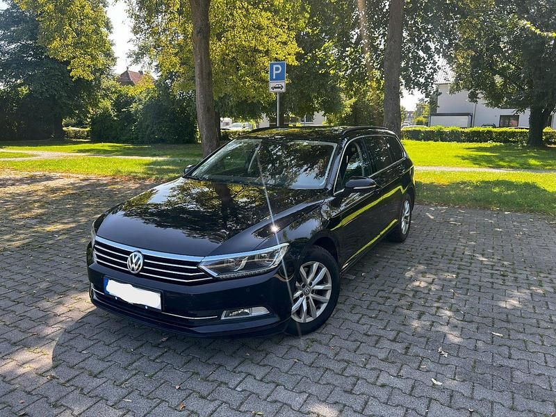Schwarz Gebraucht 2017 VW Passat Kombi | 11.500 € (Fairer Preis) - Bild 1/4