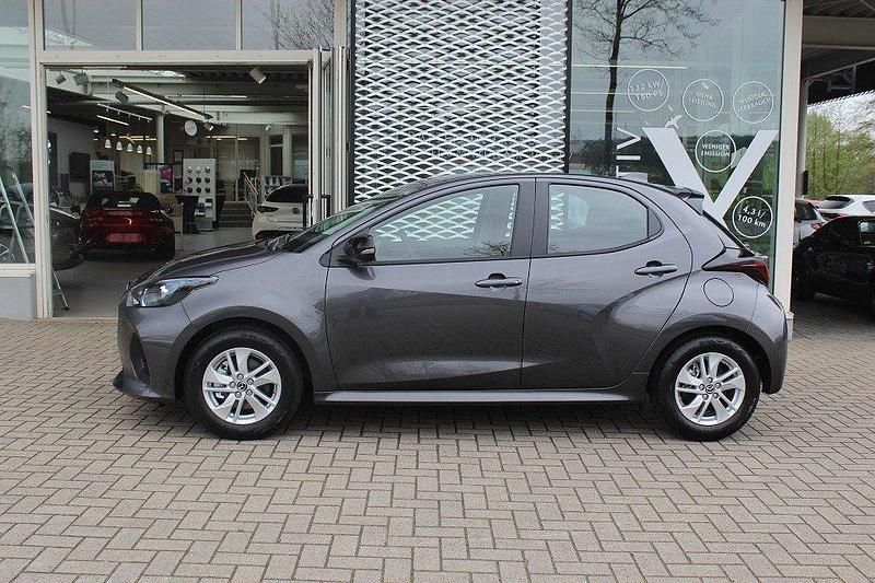 Neu Mazda 2 Center-Line 116 PS (85 kW) 2025 Lead grey Kleinwagen