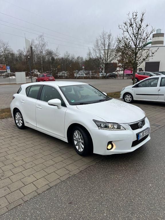 Gebraucht Lexus CT200h Dynamic Line 99 PS (72 kW) 2011 Weiß Limousine